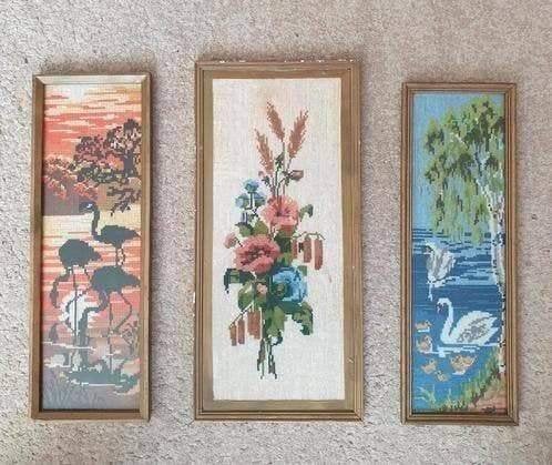 Vintage geborduurd wanddecoraties - schilderijen, Gebruikt, Textiel, Decoratieobject, Ophalen of Verzenden