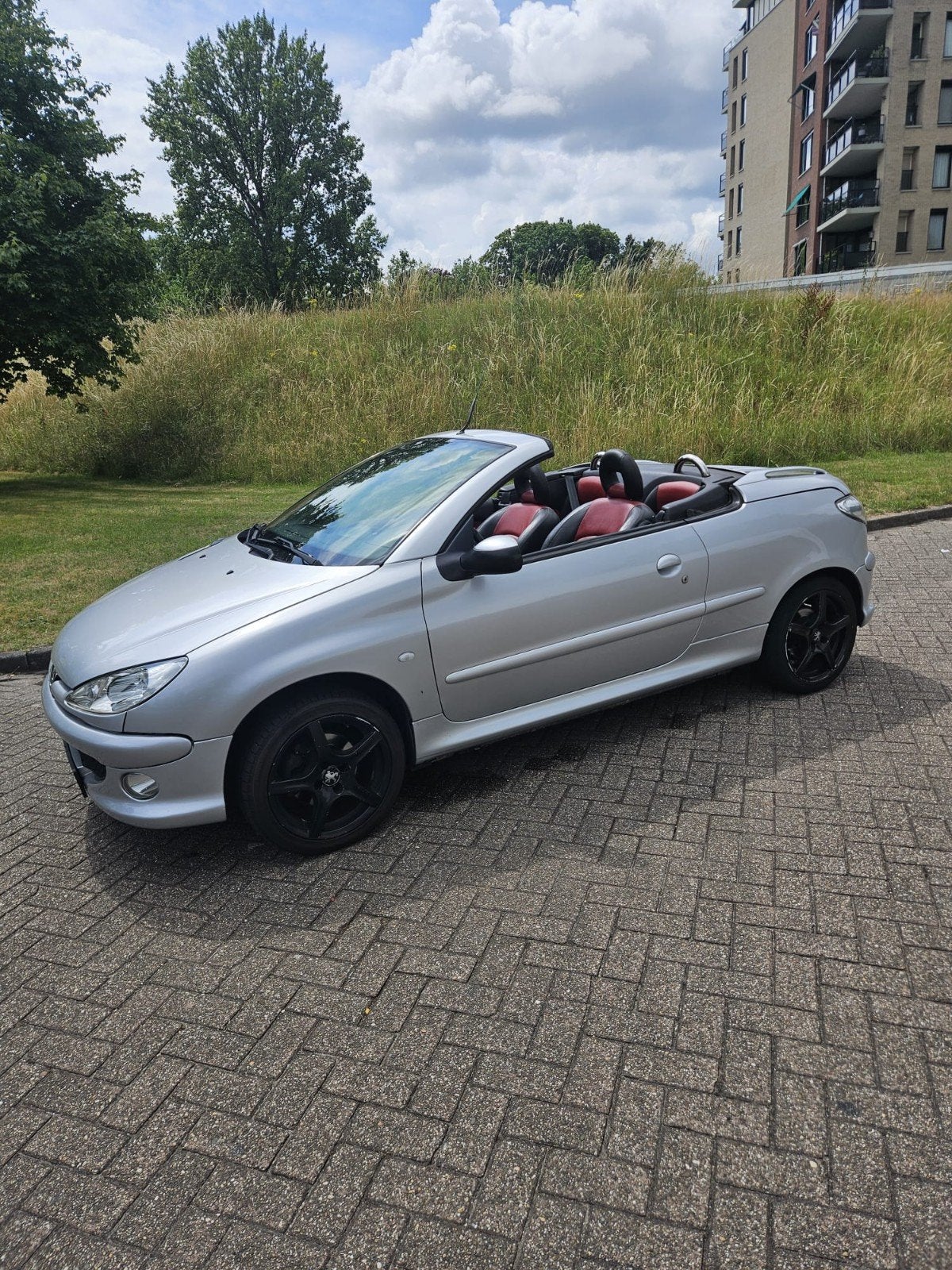 Peugeot 206 1.6 16V CC 2003 Grijs, Voorwielaandrijving, 4 cilinders, Cabriolet, 4 stoelen