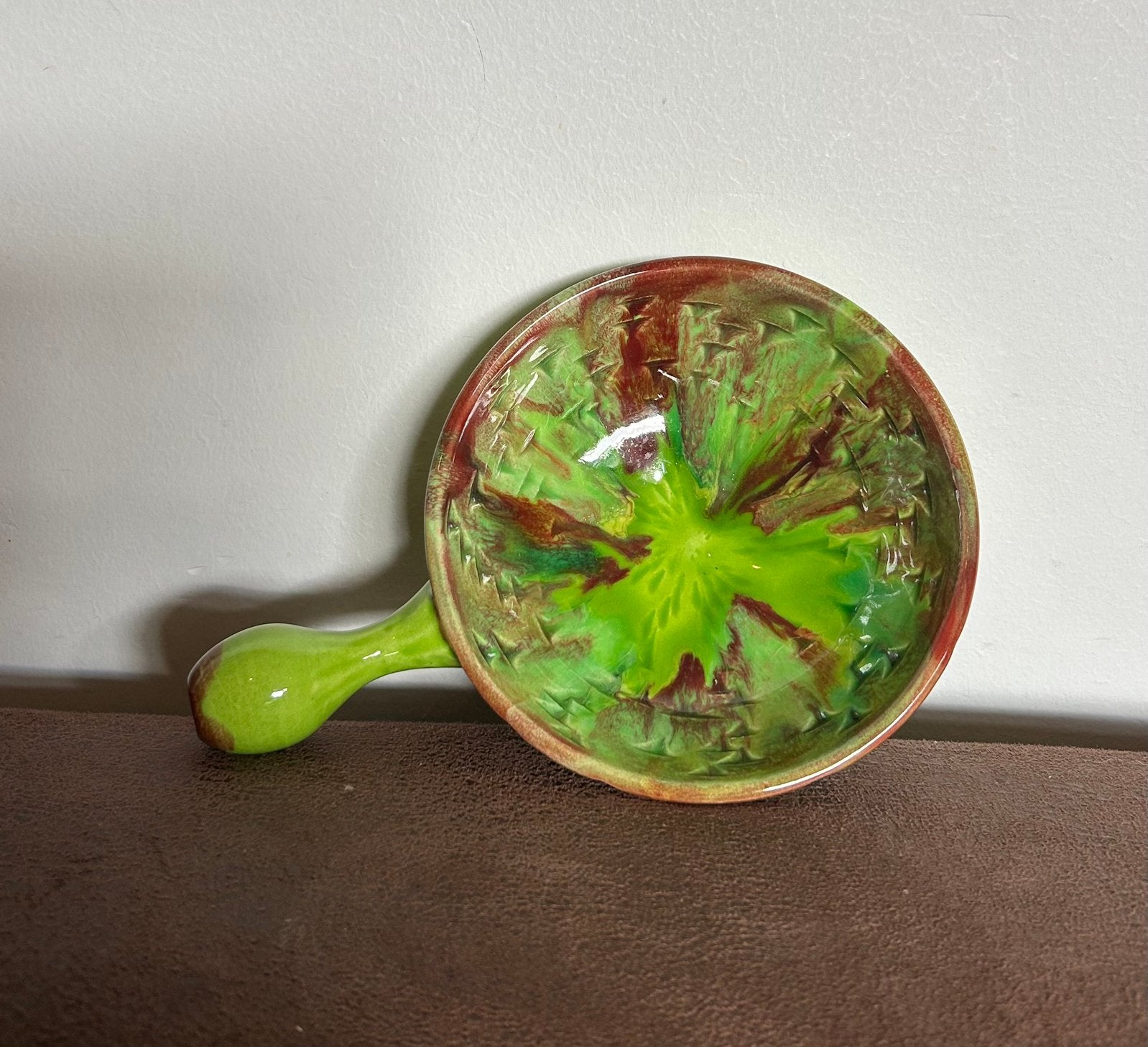 Vallauris schaaltje, Antiek en Kunst, Antiek | Keramiek en Aardewerk, Ophalen of Verzenden