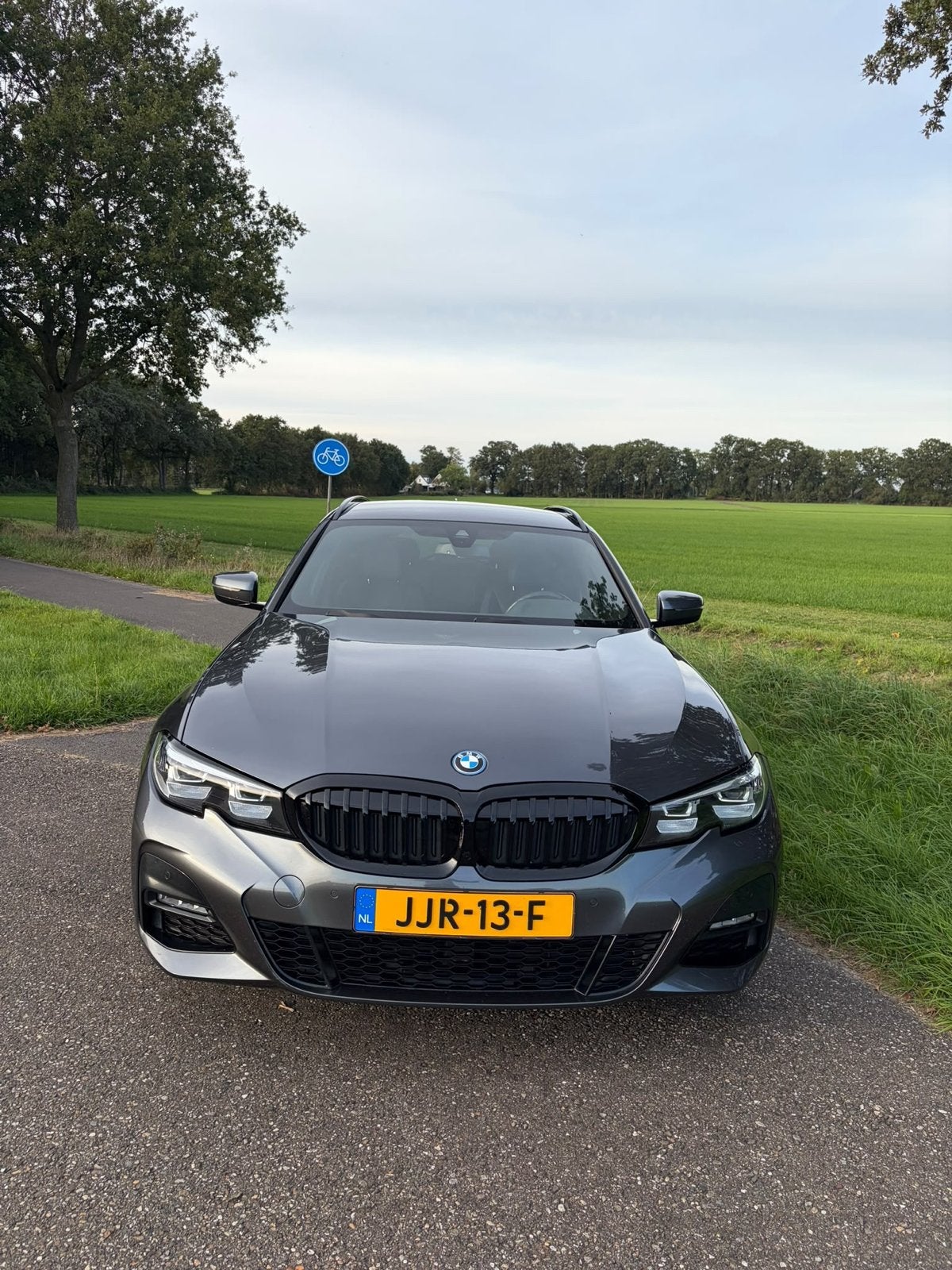 BMW 3-Serie 330e 292pk Aut 2022 Grijs, Auto's, 1998 cc, Achterwielaandrijving, Zwart, 4 cilinders