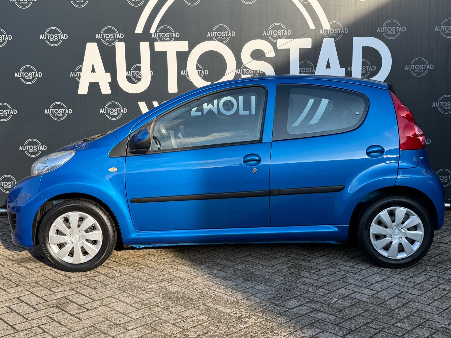 Peugeot 107 1.0-12V Sublime NL-Auto / 1ste Eigenaar / NAP /, Voorwielaandrijving, Sportstoelen, Stof, Zwart