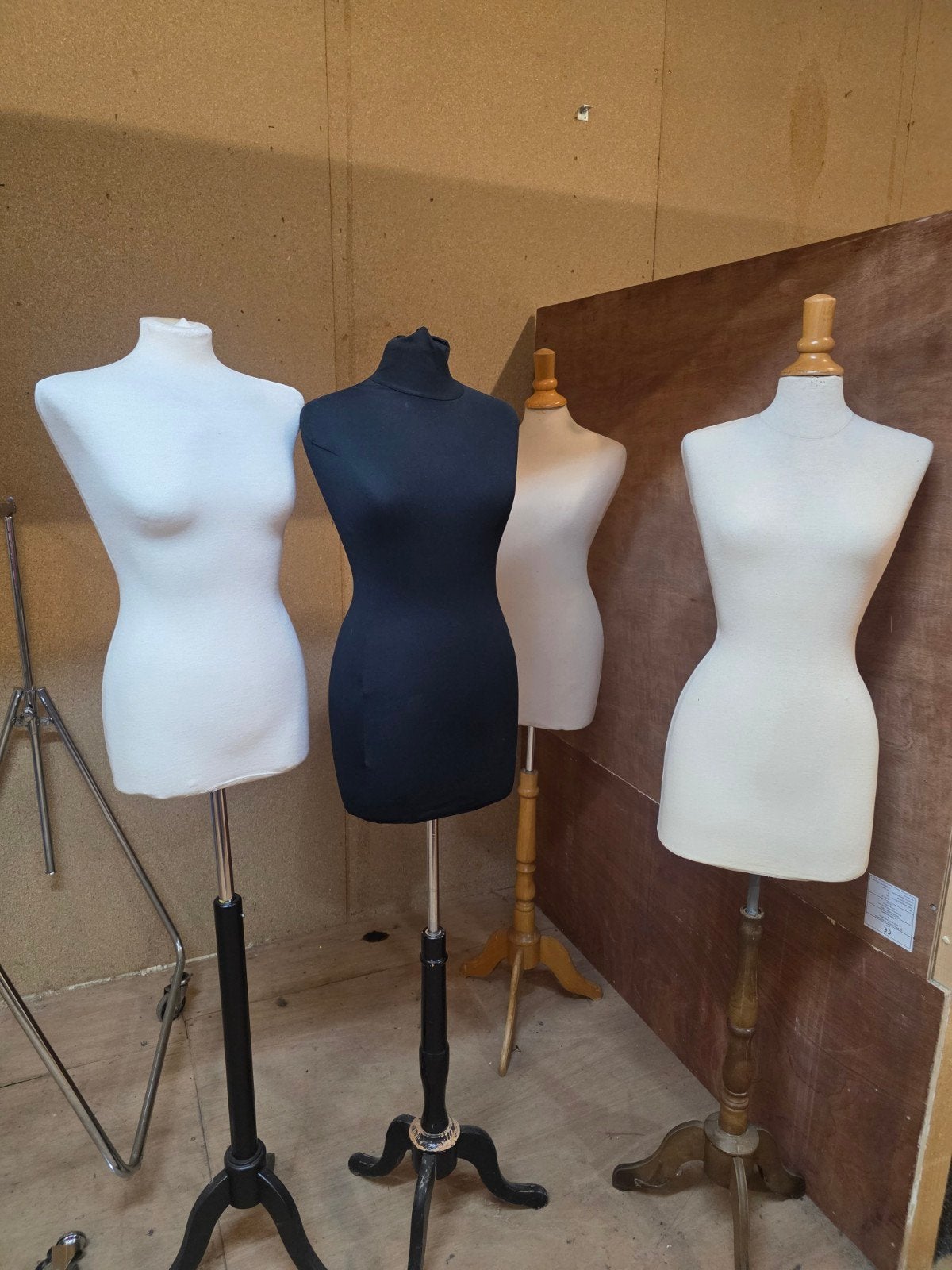 Partij dames kleding, paspoppen, kleding rekken e.d., Ophalen of Verzenden