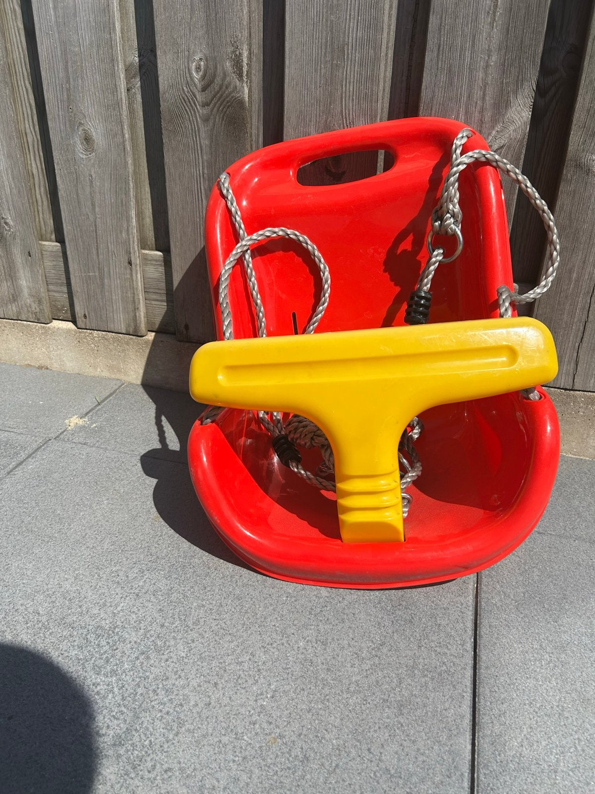 Baby schommel met afneembaar rekje - Rood/Geel, Ophalen, Gebruikt, Rood, 64 GB