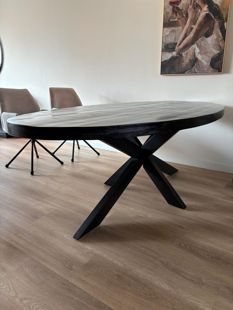 Ovale Eettafel mangohout met zwart metalen spinpoot, Huis en Inrichting, Tafels | Eettafels, Ophalen, 100 tot 150 cm, 200 cm of meer