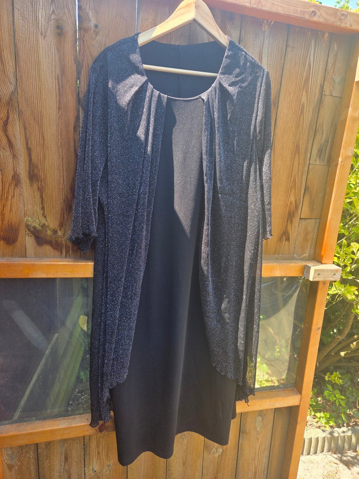 Zwart glitter jurkje met vestje, maat 5XL, Zwart, Maat 46/48 (XL) of groter, Ophalen of Verzenden, Knielengte