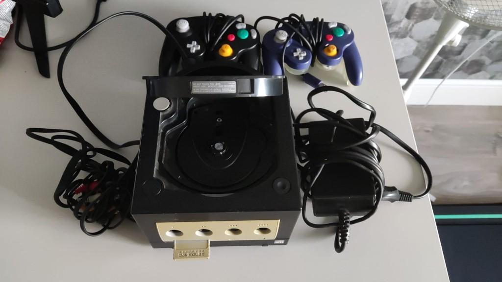 Nintendo Gamecube zwart incl 2 controllers & memory card, Spelcomputers en Games, Spelcomputers | Nintendo GameCube, Ophalen of Verzenden