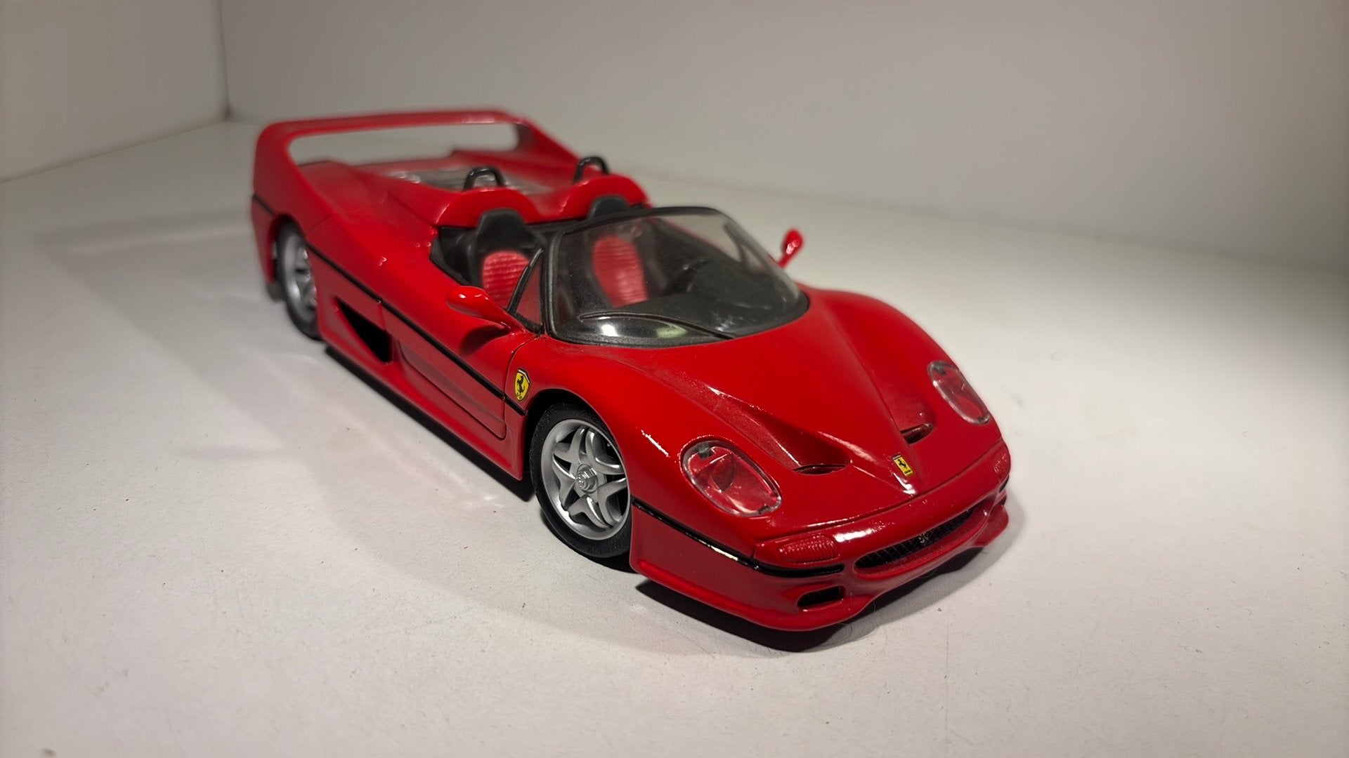 Ferrari f50 spyder maisto 1.24, Hobby en Vrije tijd, Modelauto's | 1:24, Maisto, Ophalen of Verzenden, A, A