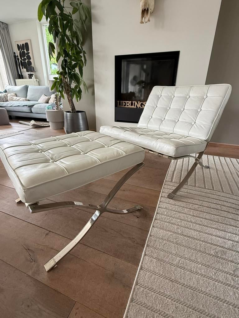 2x Barcelona Chair met voetenbank - Wit leer, Ophalen, Gebruikt, Eenpersoons, Minder dan 150 cm