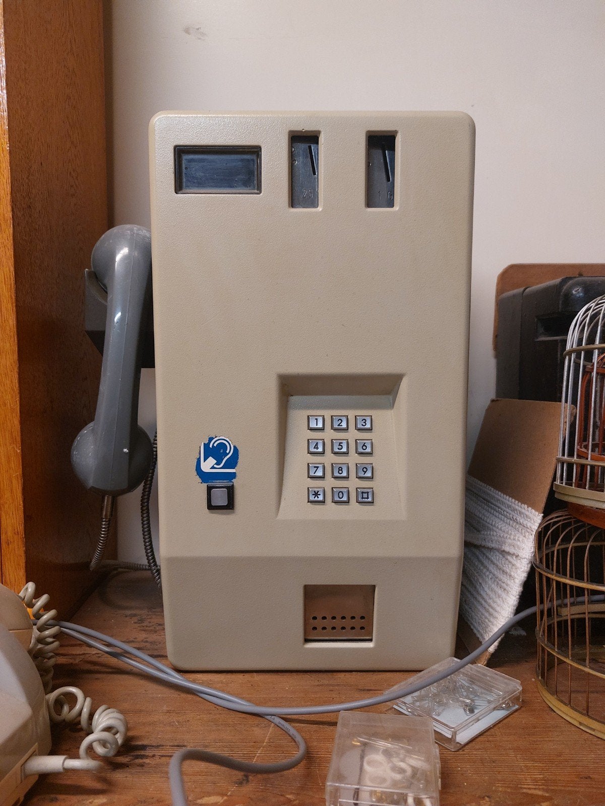 Oude munttelefoon - niet werkend, voor projecten/decoratie, Telecommunicatie, Overige Telecommunicatie, Ophalen, Niet werkend