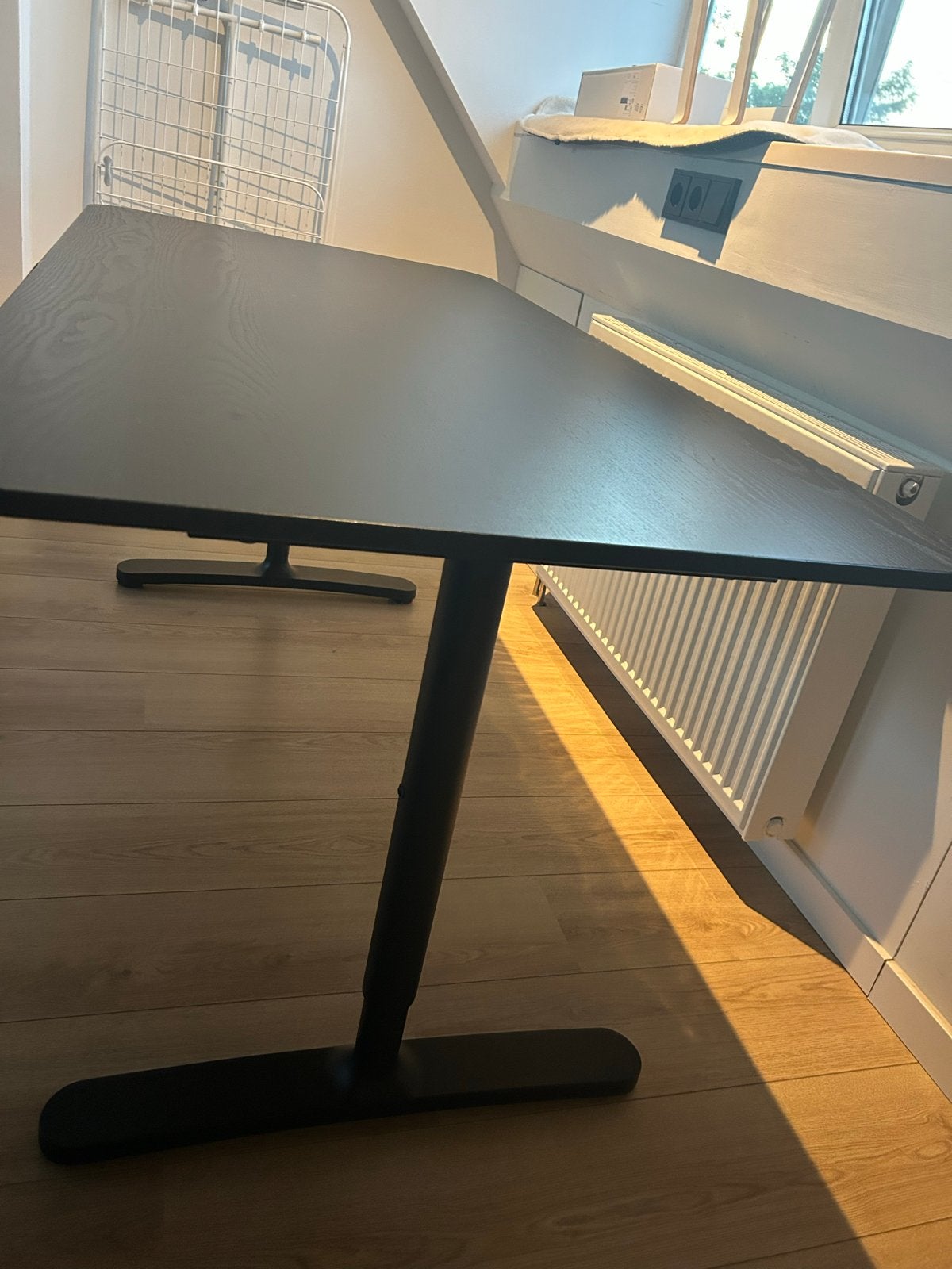 IKEA Bekant bureau, zwart, in hoogte verstelbaar (2 stuks), Ophalen, Gebruikt, In hoogte verstelbaar, IKEA