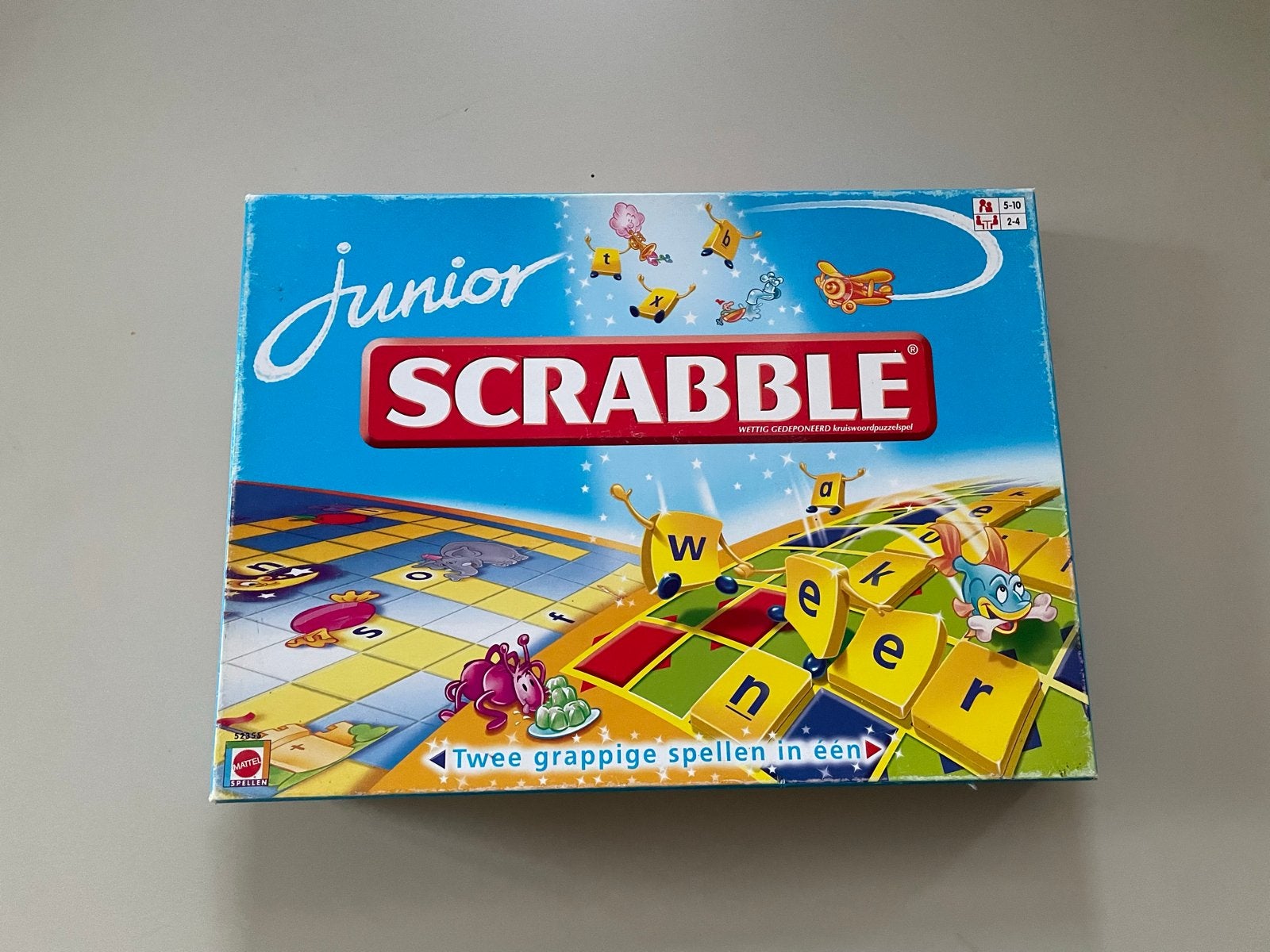 Junior Scrabble Bordspel - Twee Spellen in Eén, Hobby en Vrije tijd, Gezelschapsspellen | Bordspellen, Drie of vier spelers, Ophalen