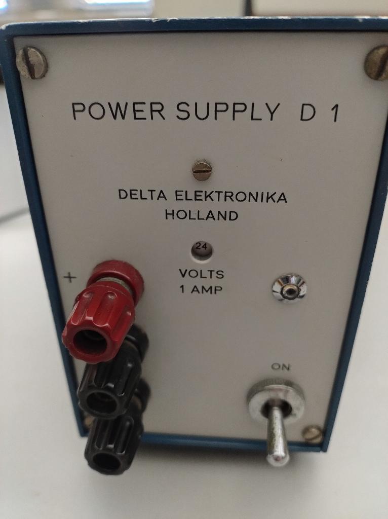 Delta Elektronika Power Supply D-1, 6 - 30 volt, 1A, Hobby en Vrije tijd, Elektronica-componenten, Gebruikt, Ophalen of Verzenden