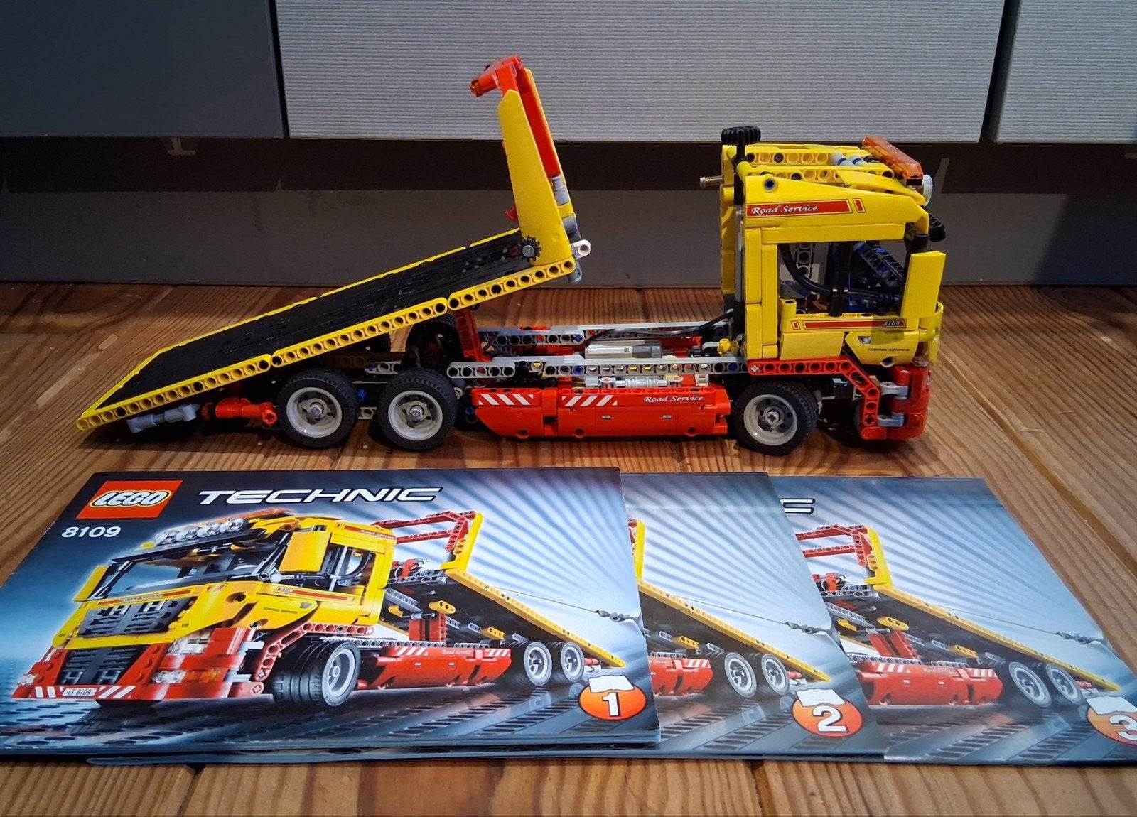 lego technic Oplegger truck 8109 zgan complete set + boekjes, Ophalen of Verzenden, Zo goed als nieuw