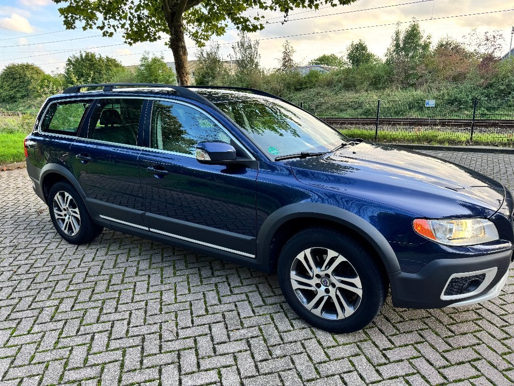 Volvo XC70 D4 Summum Aut.| Ruilmotor 176.793 km | Nieuwe APK, Auto's, Zwart, 1984 cc, Blauw, XC70