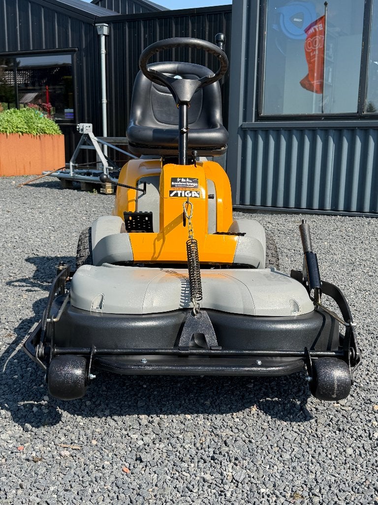 Stiga Villa 14HST, 95cm, 13.5pk. hydrostaat, nieuw maaidek!, Ophalen, Spangahoekweg 67, Gebruikt, Stiga