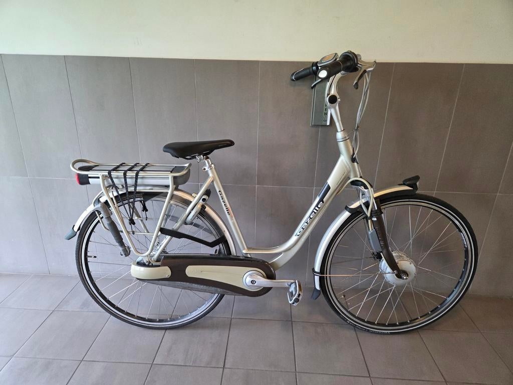 Gazelle electrische fiets 28 inch
7 versenellingen
Accu lad, Fietsen en Brommers, Elektrische fietsen, 51 tot 55 cm, Ophalen, Zo goed als nieuw