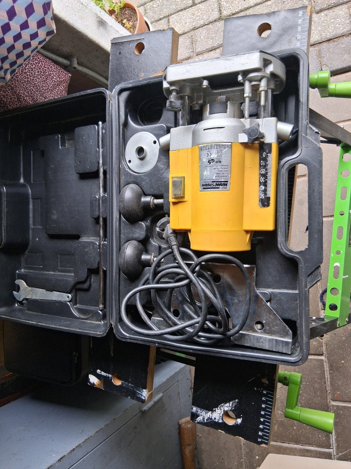 Brüder Mannesmann Bovenfrees 1020W met accessoires, Doe-het-zelf en Verbouw, Gereedschap | Freesmachines, Ophalen, Brüder Mannesmann