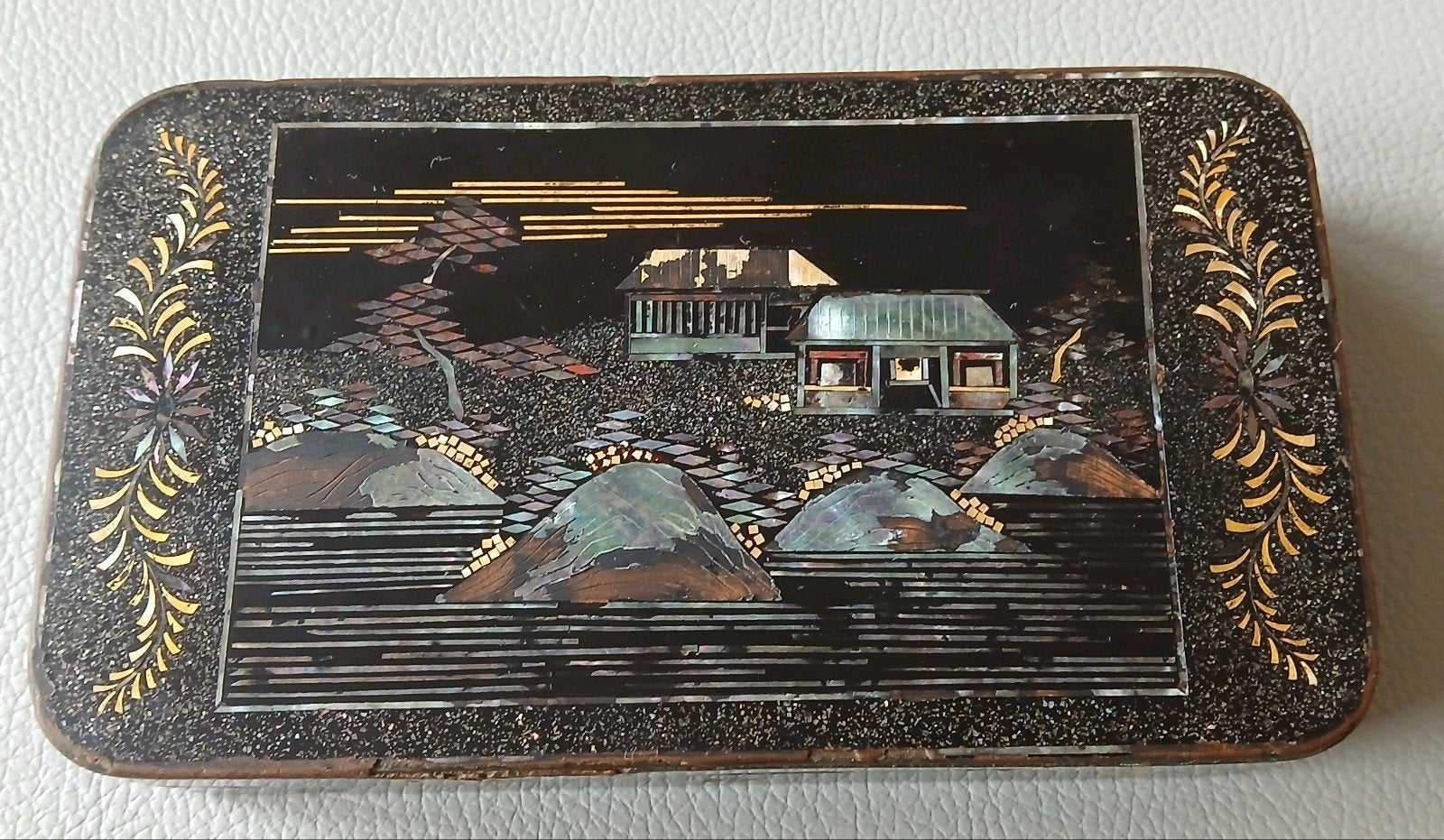 Antiek Japanse lakdoosje met parelmoer inlegwerk, Antiek en Kunst, Ophalen of Verzenden