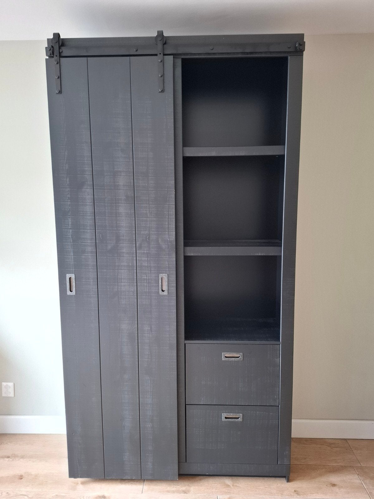 VT Wonen Slide Barn Kast Zwart, Ophalen, Gebruikt, Met deur(en), 200 cm of meer