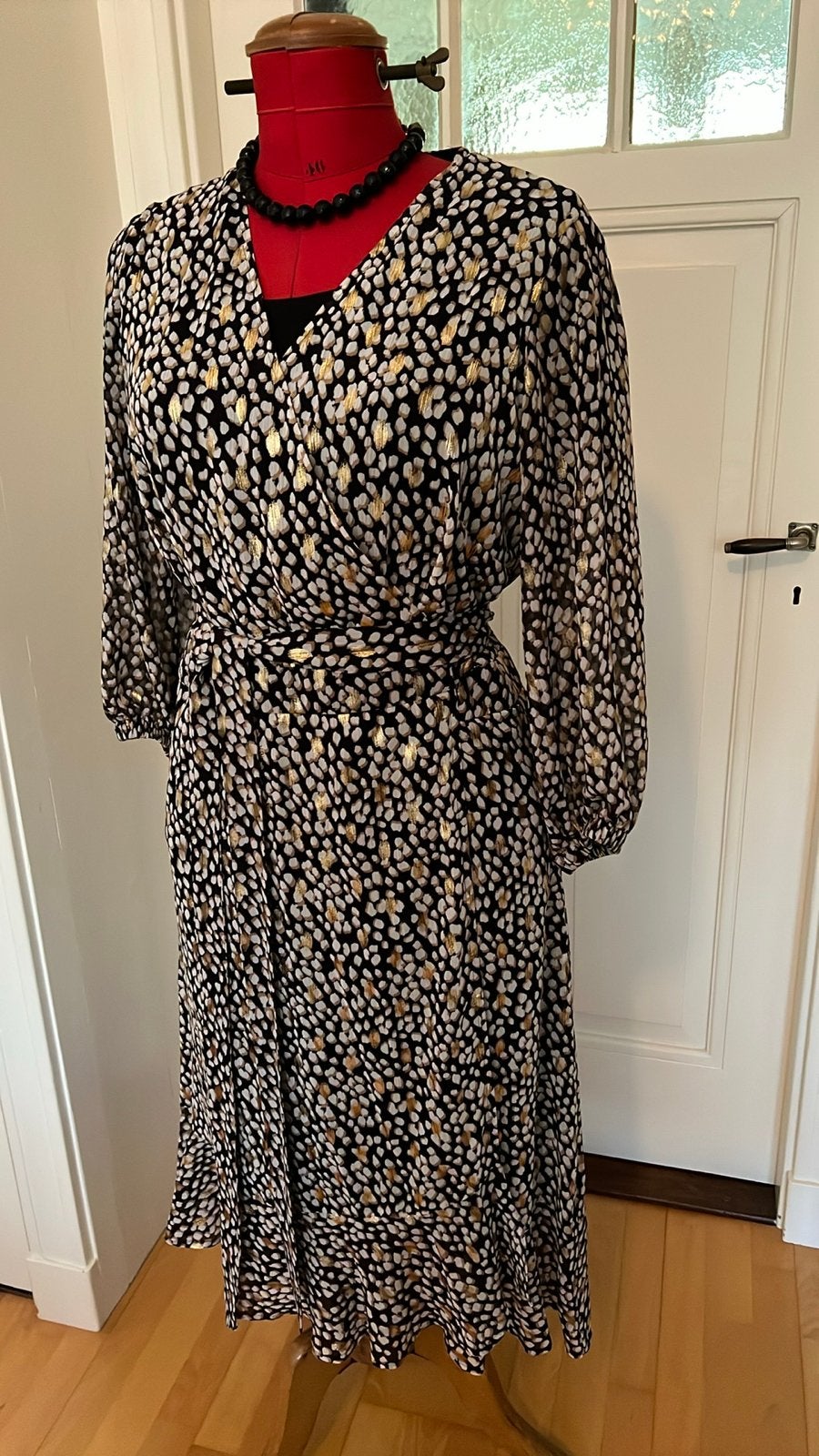 Prachtige La Dress jurk - Maat 42/44, Zwart, Maat 42/44 (L), Ophalen of Verzenden, Gedragen