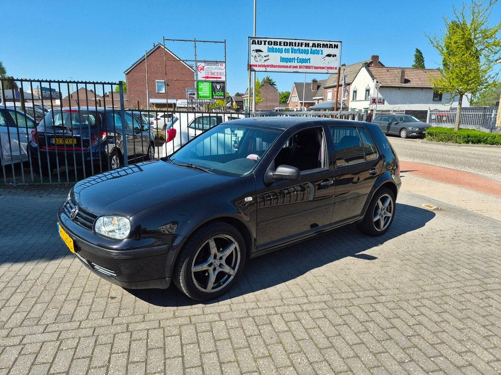 Volkswagen Golf 1.4-16V Sportline, Voorwielaandrijving, Gebruikt, 1104 kg, Zwart