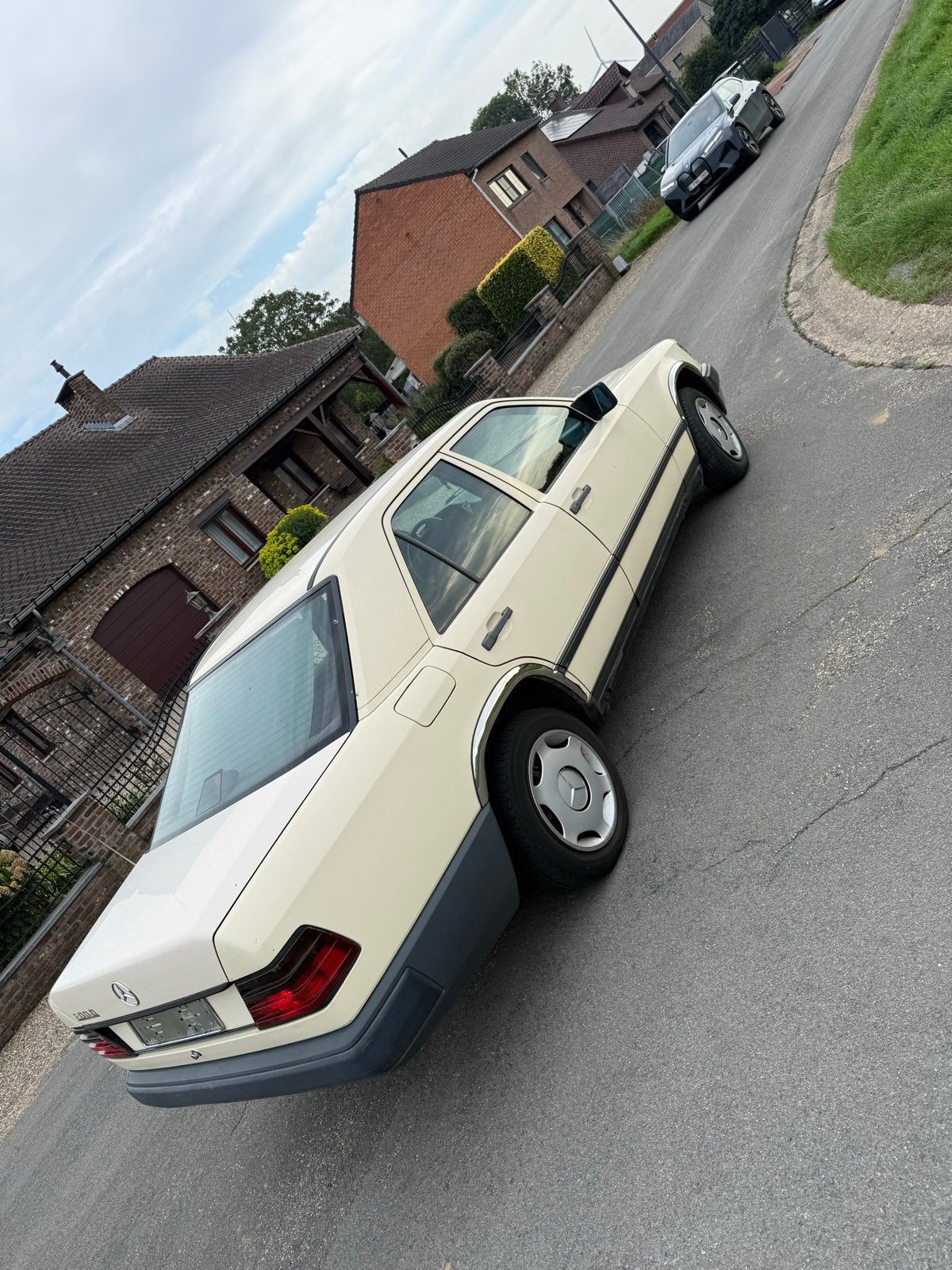Mercedes W124 200D Automaat 1987 BIJNA BELASTINGVRIJ, uniek, Auto's, Automaat, ABS, 4 cilinders, Beige