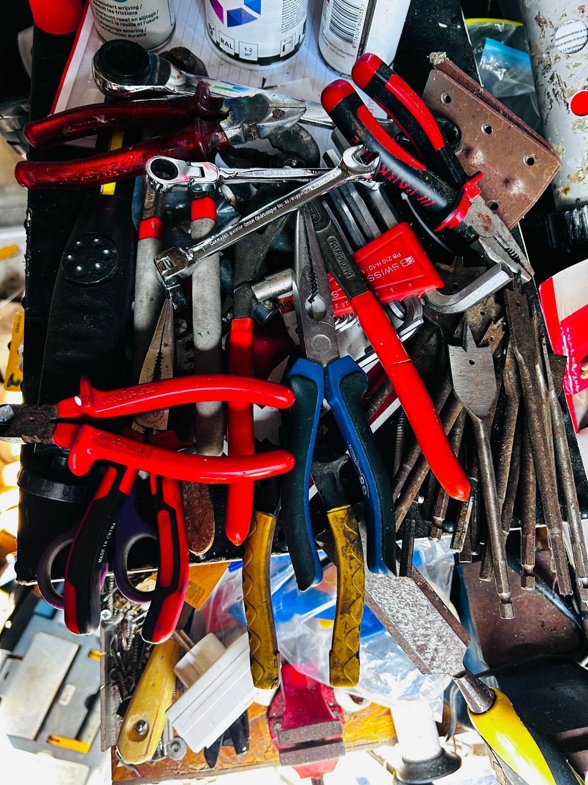 Grote partij gereedschap en schuurinhoud te koop, Doe-het-zelf en Verbouw, Gereedschap | Handgereedschap, Ophalen, Gebruikt