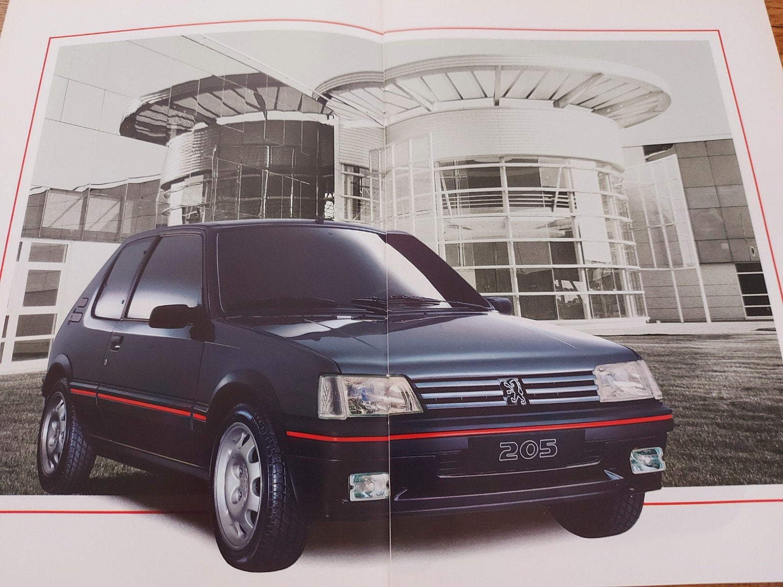 leuke Peugeot 205 folder model 1993, Boeken, Auto's | Folders en Tijdschriften, Ophalen of Verzenden