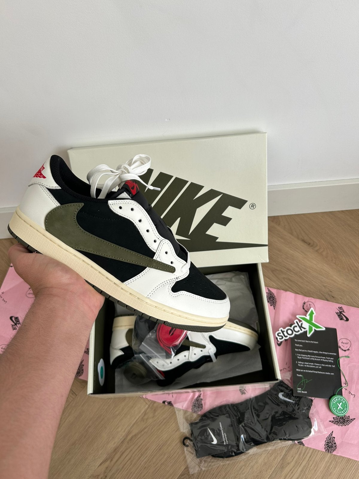 Travis scott, Maat 42, 44, Ophalen of Verzenden, Nieuw, Overige kleuren, Sneakers of Gympen