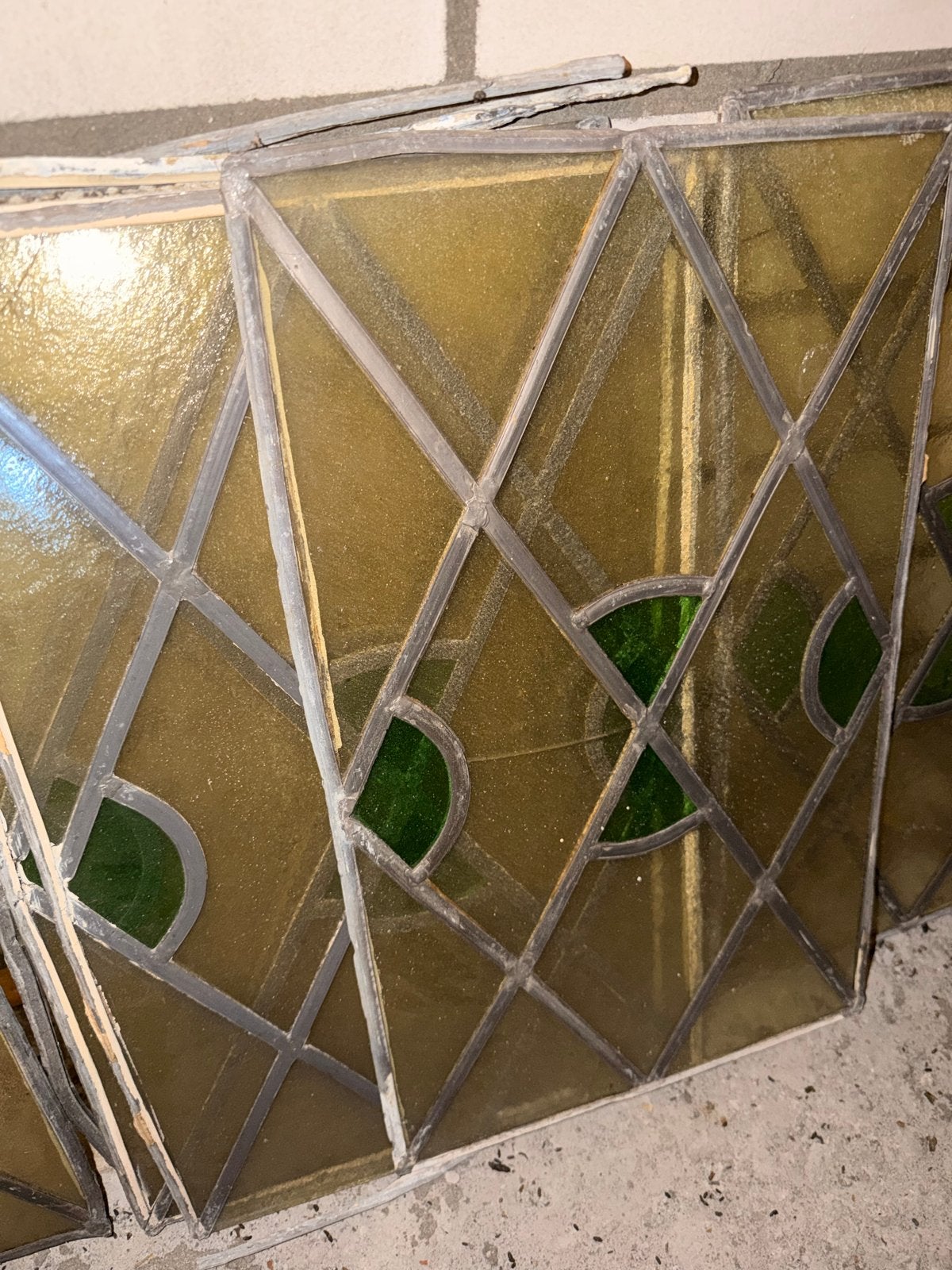 Antiek Glas in Lood Panelen - Geel en Groen, Doe-het-zelf en Verbouw, Glas en Ramen, Gevelraam of Ruit, Gebruikt, Ophalen of Verzenden