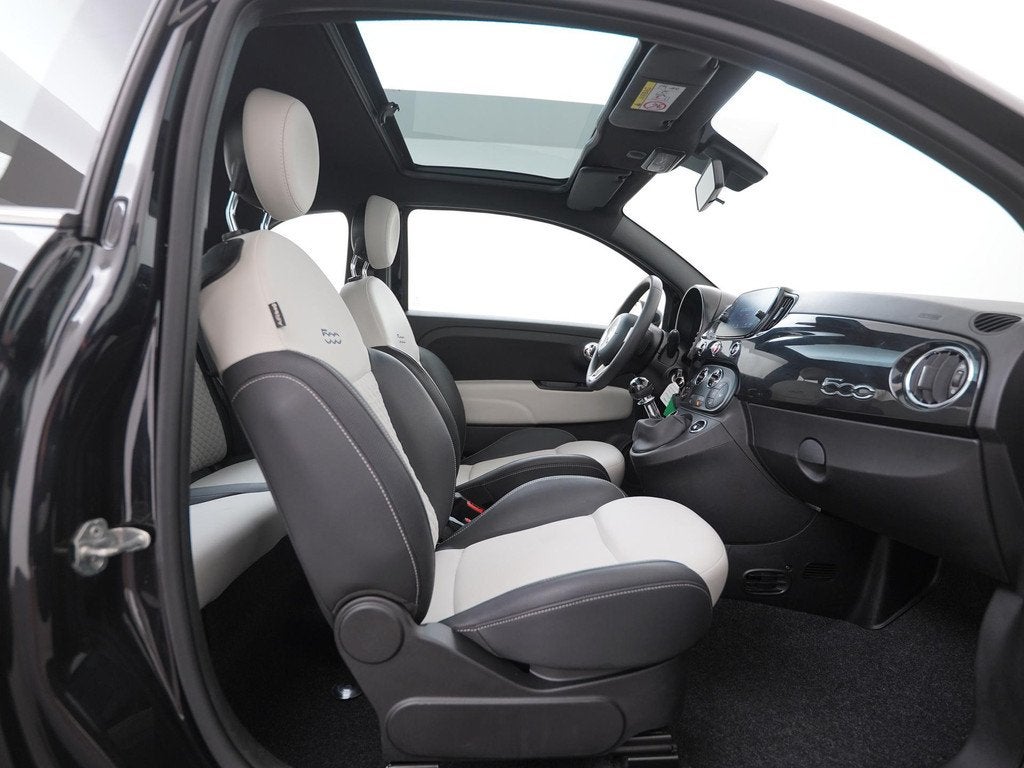 Fiat 500 1.0 Hybrid Dolcevita | Navigatie | Panoramadak | Zo, Auto's, Fiat, Voorwielaandrijving, 12 maanden, Stof, Gebruikt