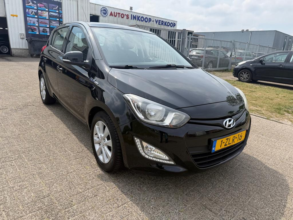 Hyundai I20 1.2i i-Deal, Auto's, Hyundai, Euro 5, Gebruikt, 31 €/maand, 4 cilinders