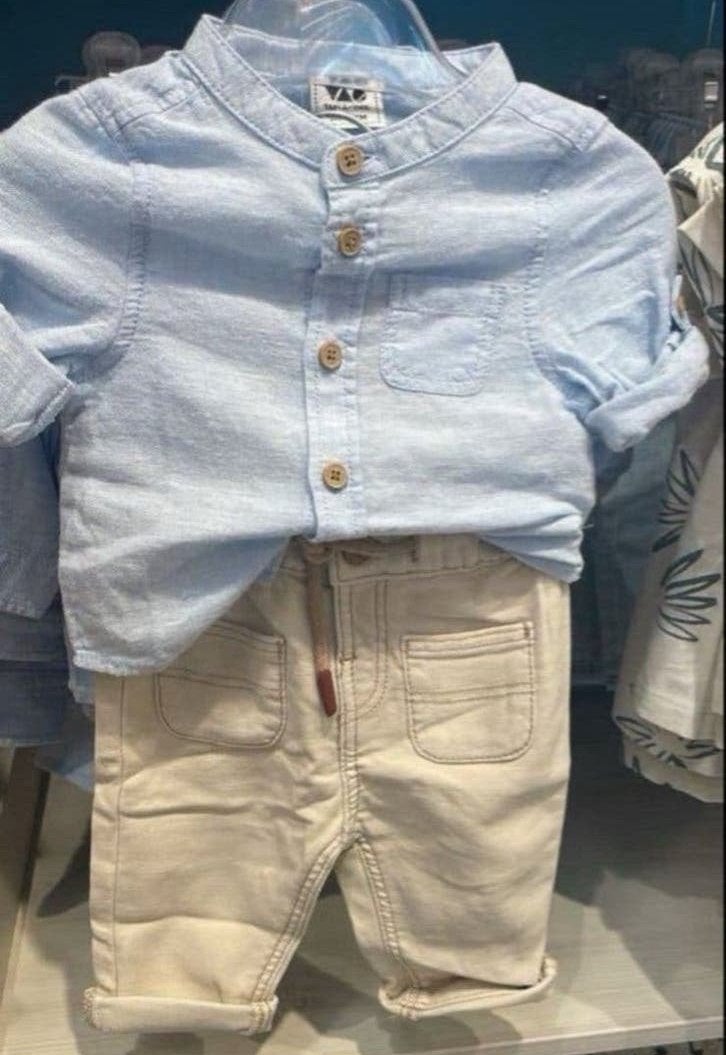 Schattige babykleding set: blauw overhemd en beige broek, Kinderen en Baby's, Ophalen, Zo goed als nieuw, Jongetje, Pakje