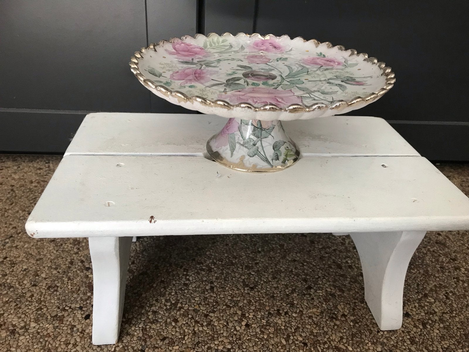 Decoratieve gebak schaal met Rozenmotief, Ophalen of Verzenden, Nieuw, Overige stijlen, Schaal of Schalen