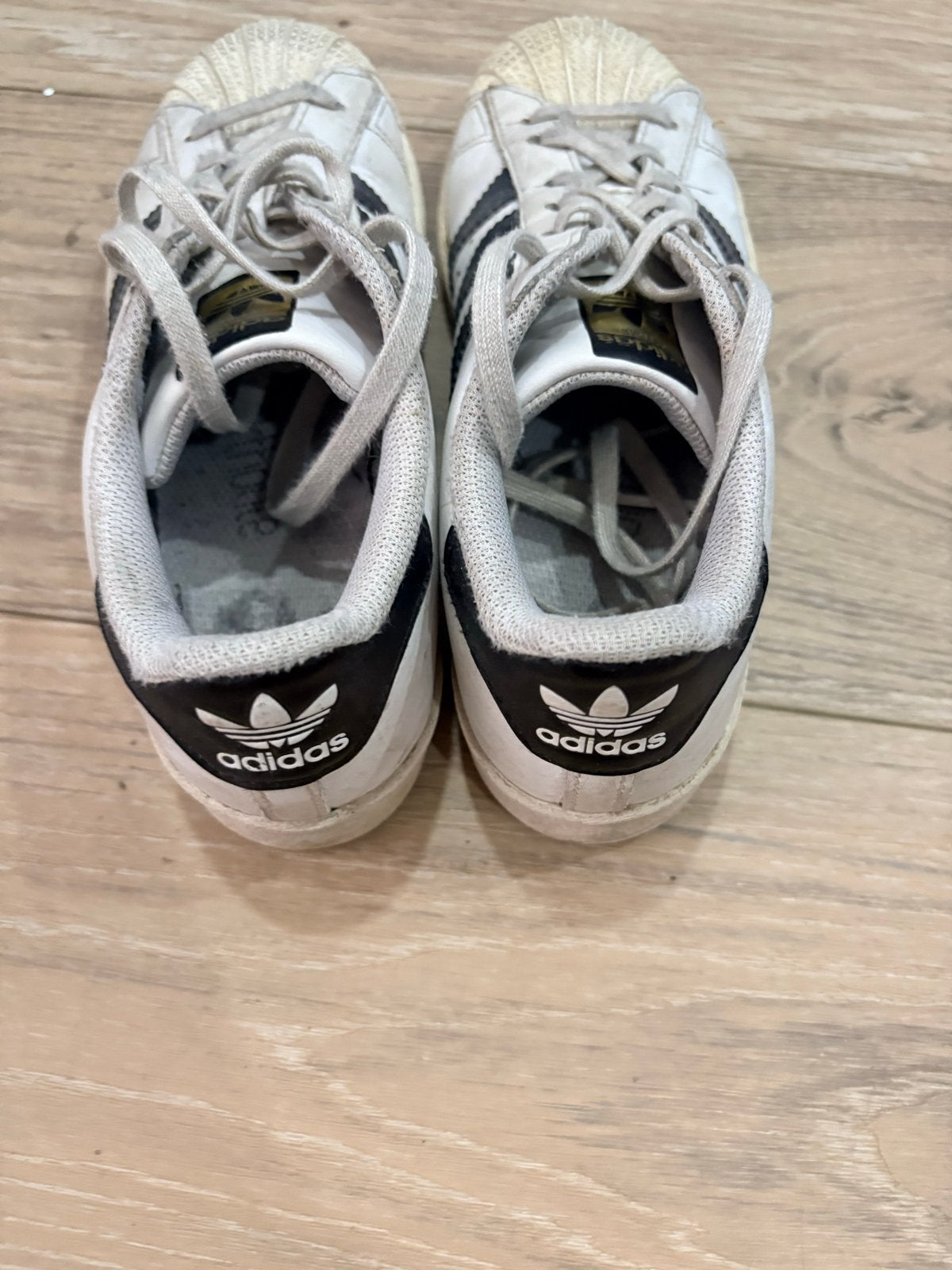 Adidas Superstar sneakers maat 35, Ophalen, Zo goed als nieuw, Jongen of Meisje, Sportschoenen