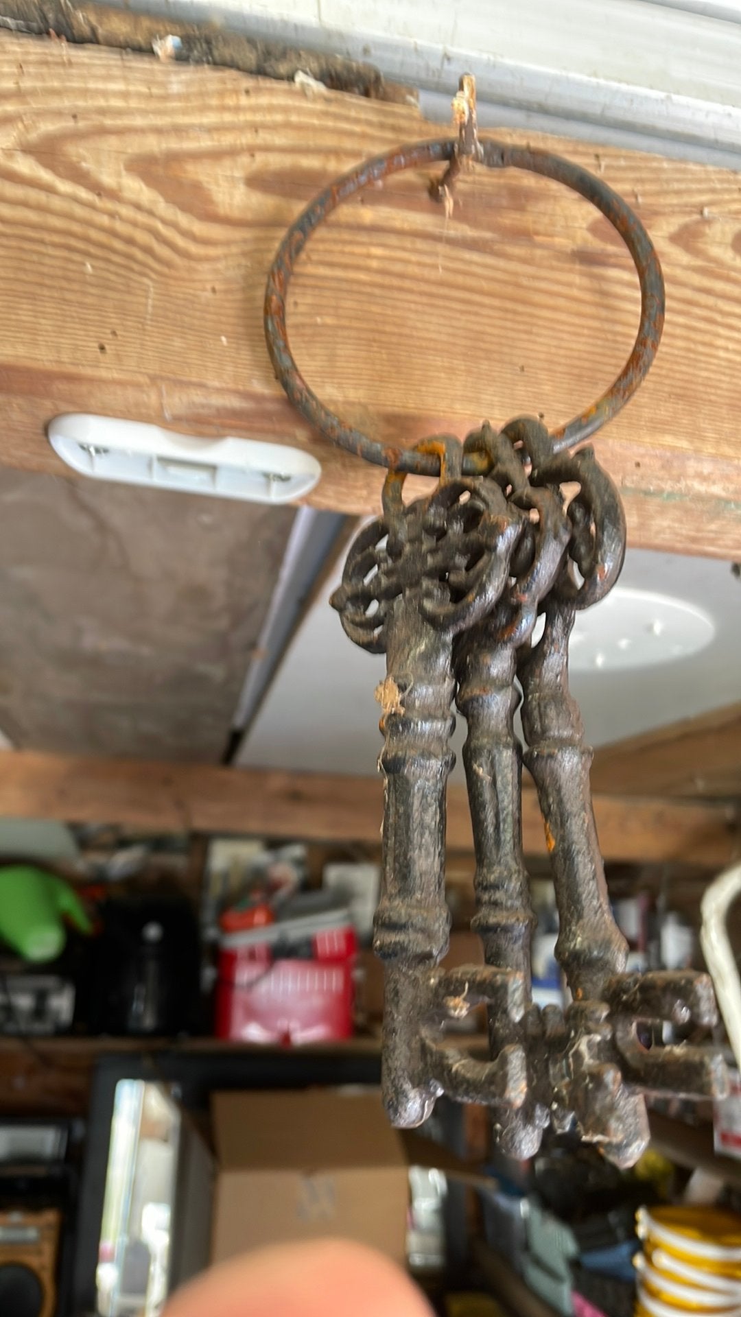 Sleutelbos met 3 antieke sleutels, Ophalen of Verzenden