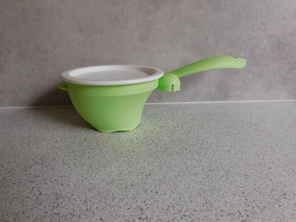 Tupperware Handvergiet Groen en Wit, Huis en Inrichting, Keuken | Tupperware, Ophalen of Verzenden, Zo goed als nieuw, Groen, Overige typen