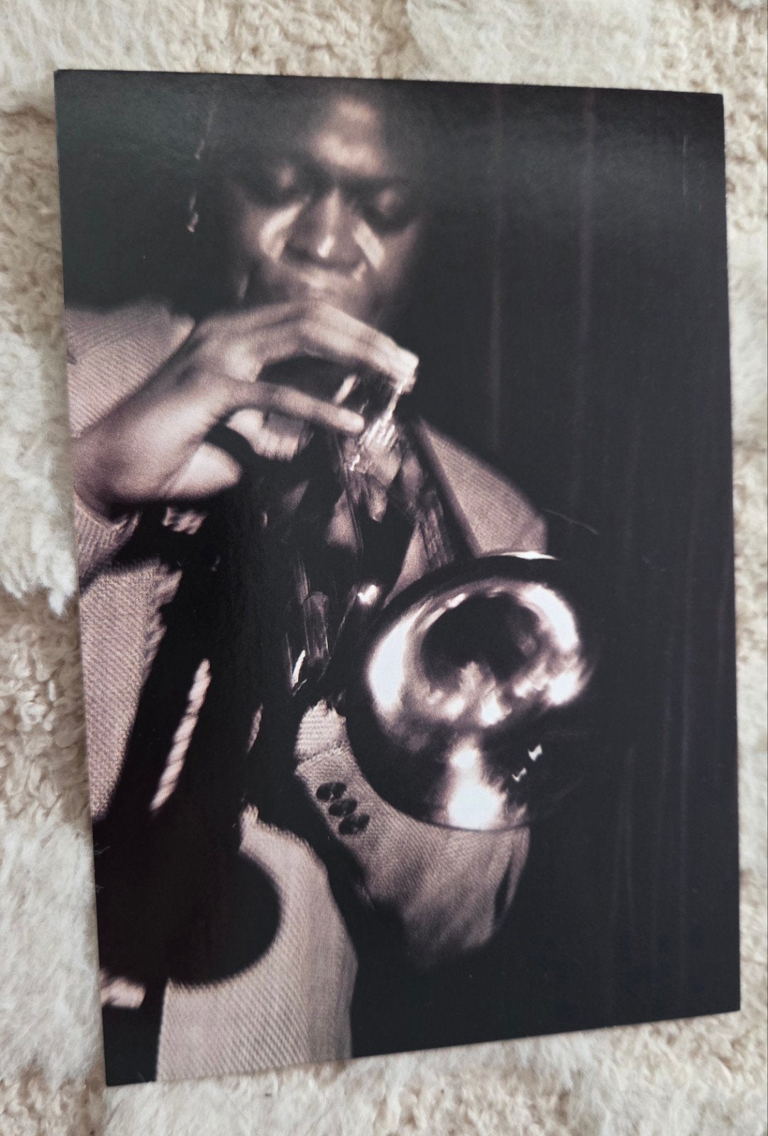 Hennessy Cognac Reclame Ansichtkaart - Jazz Trompettist, Verzamelen, Verzenden, 1980 tot heden, Ongelopen, Overige thema's
