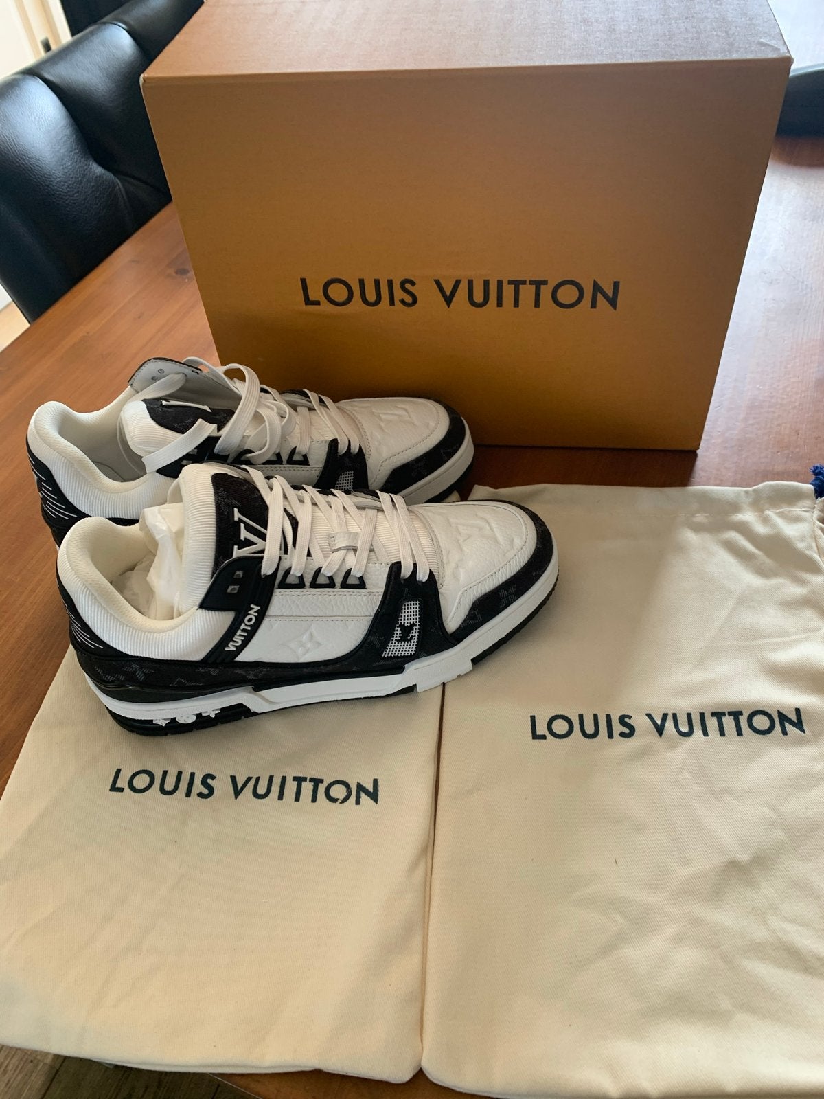Louis Vuitton LV Trainer Sneakers Zwart/Wit  maat 40., Kleding | Heren, Ophalen of Verzenden, Zo goed als nieuw, Zwart, Sneakers of Gympen
