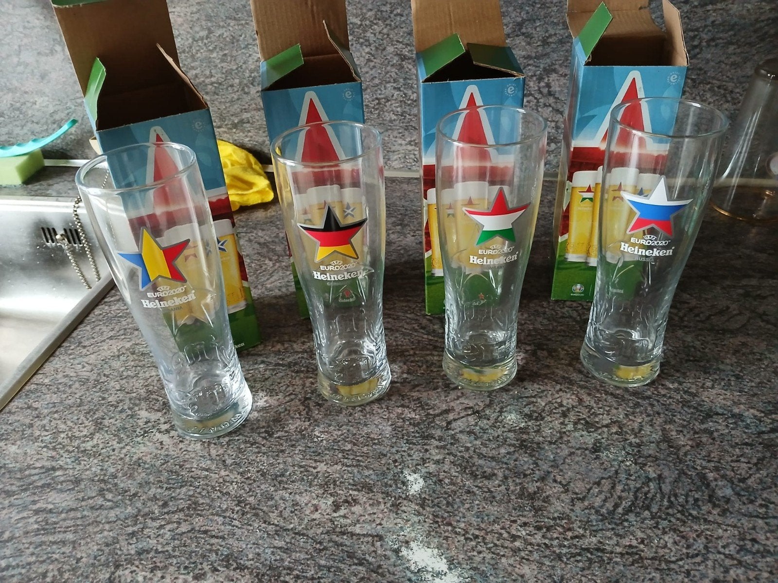 Heineken Euro 2020 bierglazen (4 stuks), Nieuw, Ophalen of Verzenden, Meerkleurig, Overige merken