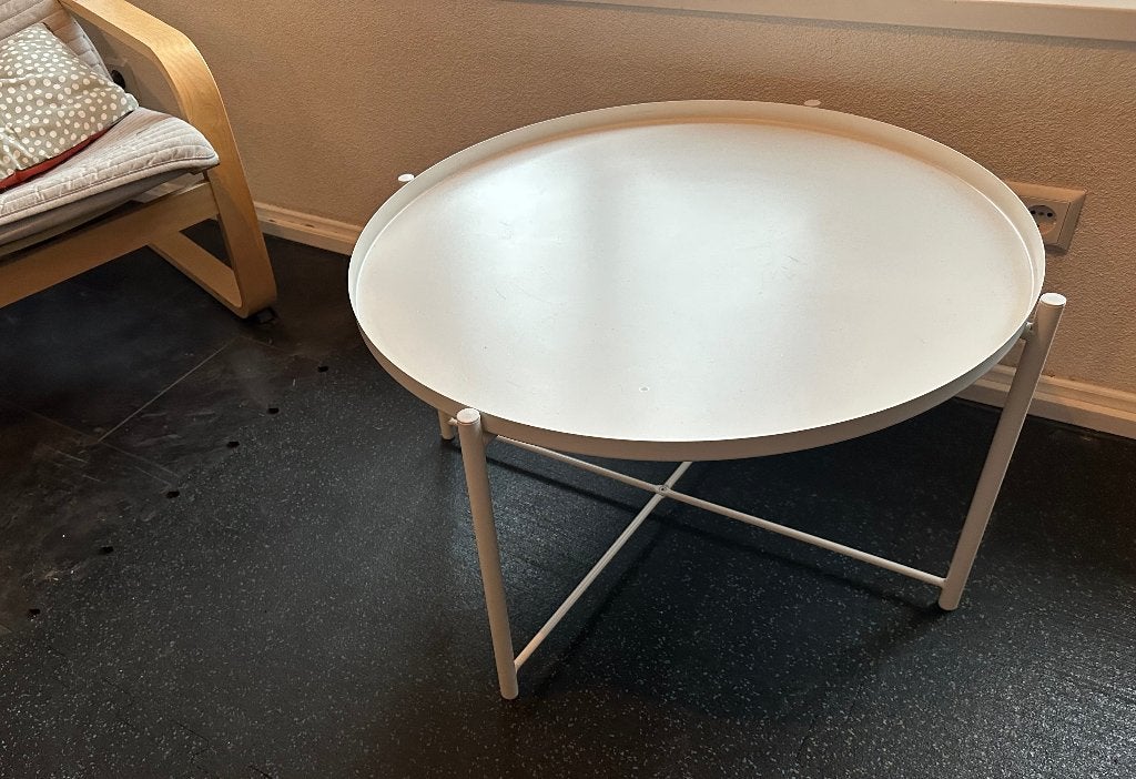 Cute white coﬀee table Ikea Gladom 74cm white, Huis en Inrichting, Tafels | Salontafels, Ophalen, 50 tot 100 cm, Rond, 50 tot 100 cm