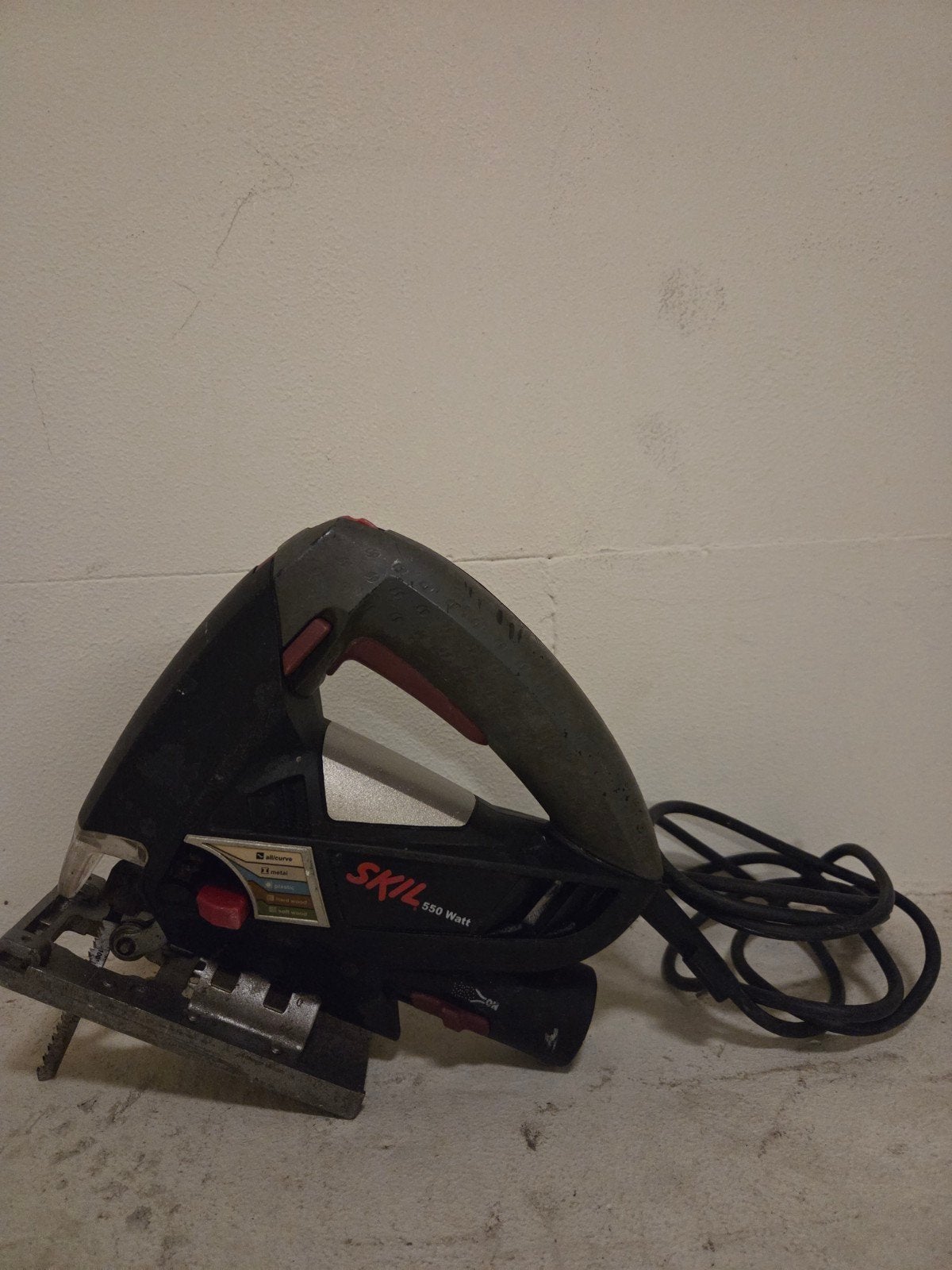 Skil 550 Watt Zaagmachine - Goede Staat, Doe-het-zelf en Verbouw, Gereedschap | Zaagmachines, Gebruikt, Decoupeerzaag, Ophalen of Verzenden