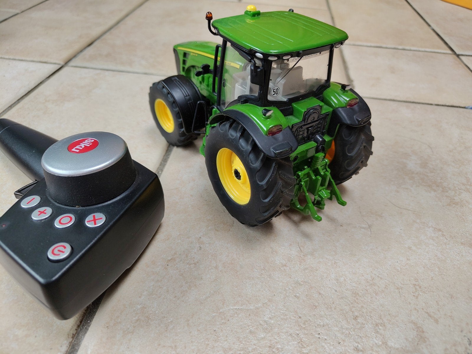 siku John Deere 8345 met afstandsbediening, Ophalen of Verzenden, Afstandsbediening