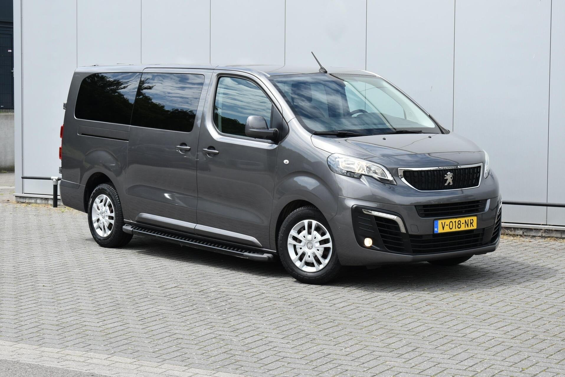Peugeot Expert 2.0 BlueHDI 177 Pk DC Aut. Navi Camera Trekha, Auto's, Stof, Gebruikt, Origineel Nederlands, Bedrijf