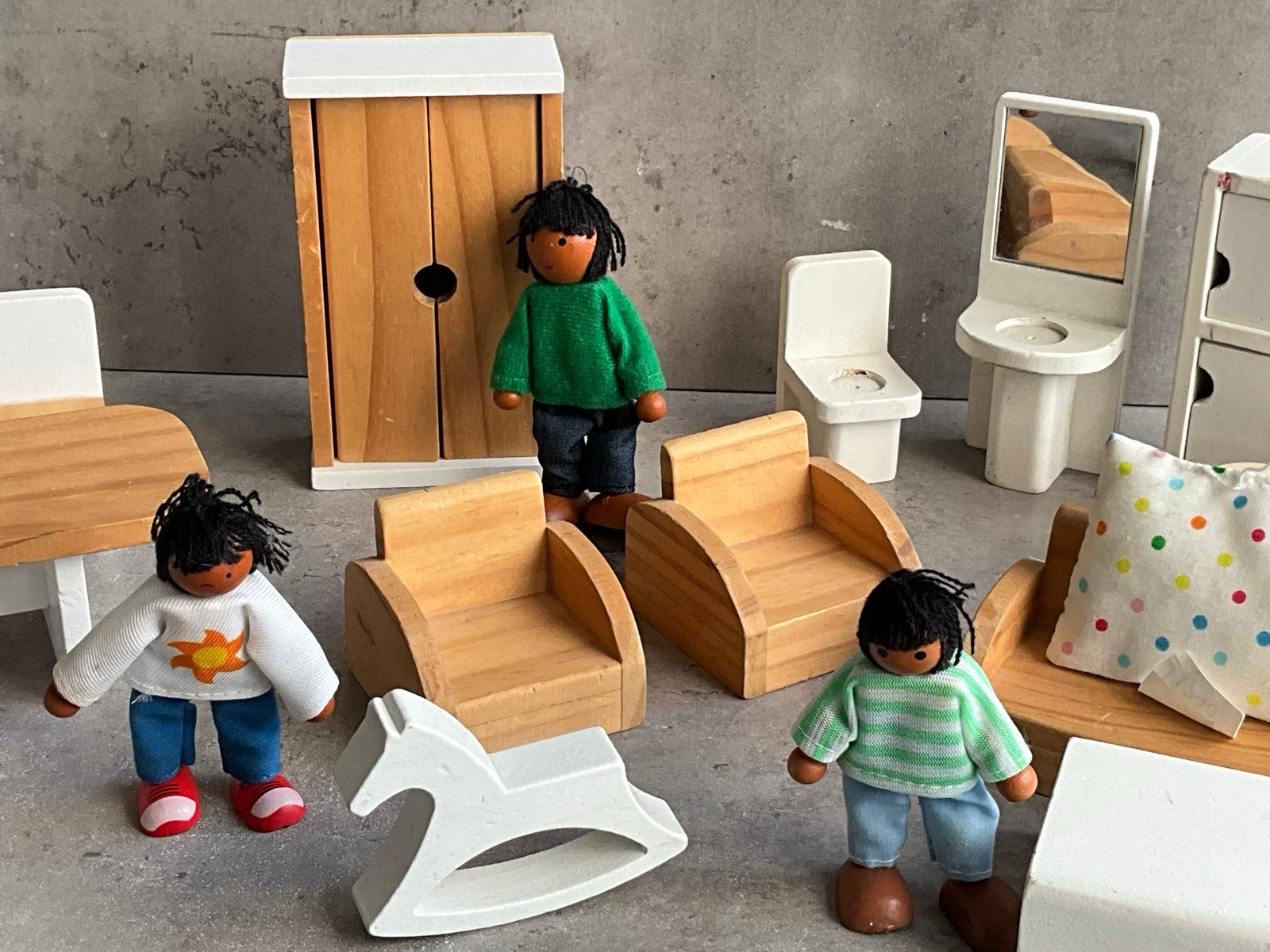 Houten poppenhuis accessoires en poppen, Verzenden, Gebruikt, Toebehoren