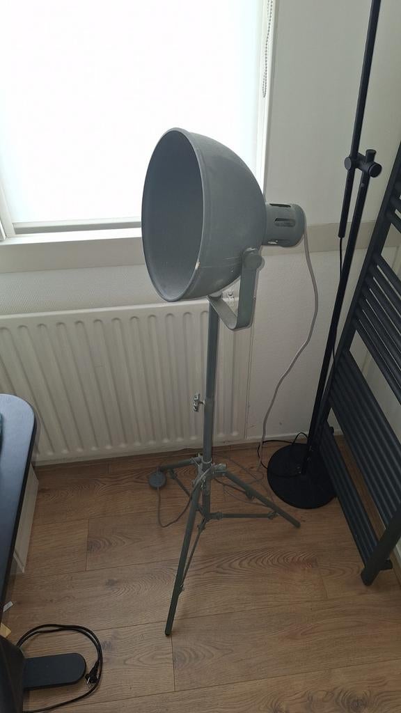 Vintage industriële vloerlamp / studiolamp op statief, Ophalen, Gebruikt, Industrieel, Vintage, Studio, Metaal