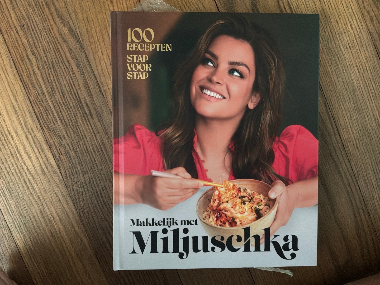 Kookboek: Makkelijk met Miljuschka - 100 recepten, Ophalen of Verzenden, Zo goed als nieuw