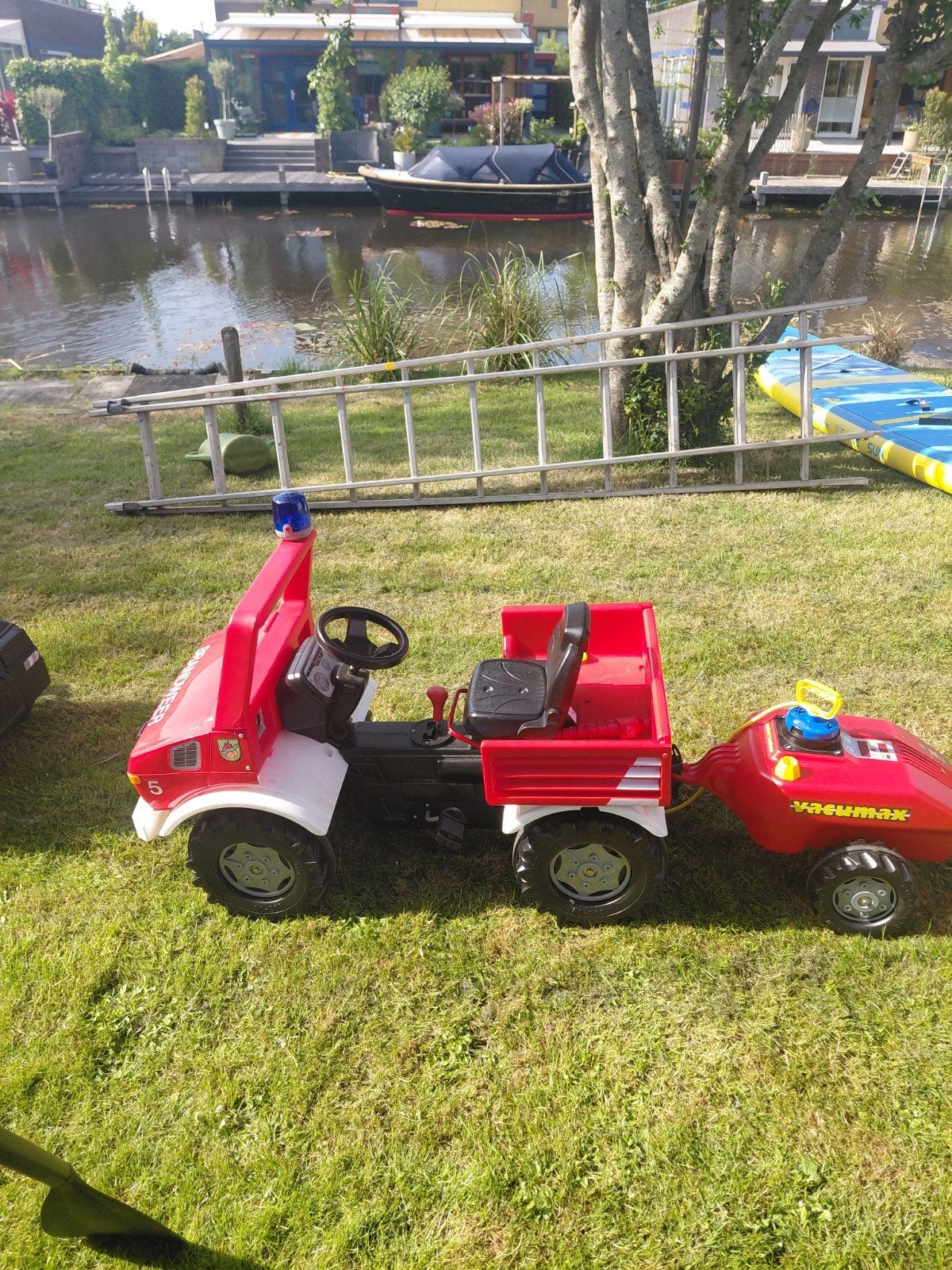 Brandweer trapauto met aanhanger, Kinderen en Baby's, Speelgoed | Buiten | Voertuigen en Loopfietsen, Ophalen of Verzenden, Gebruikt