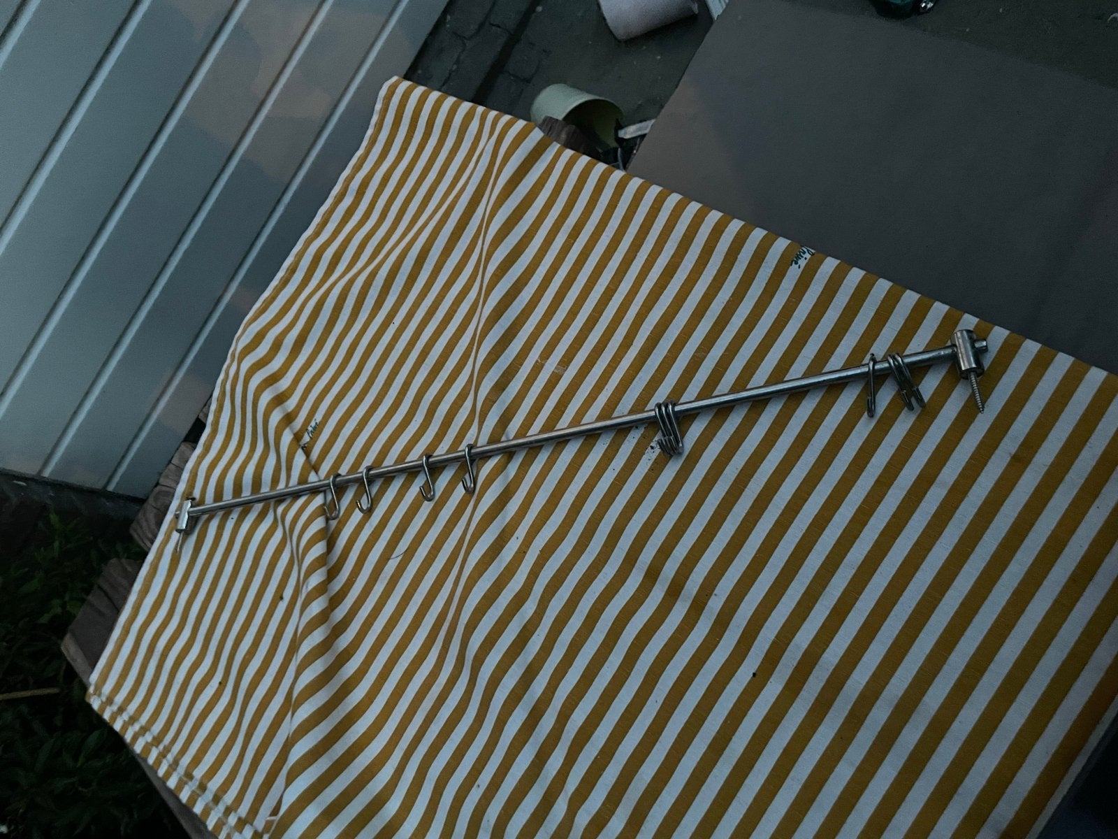 Metalen wandrekje met haken voor keukengereedschap, Overige typen, Ophalen of Verzenden, Gebruikt, Metaal