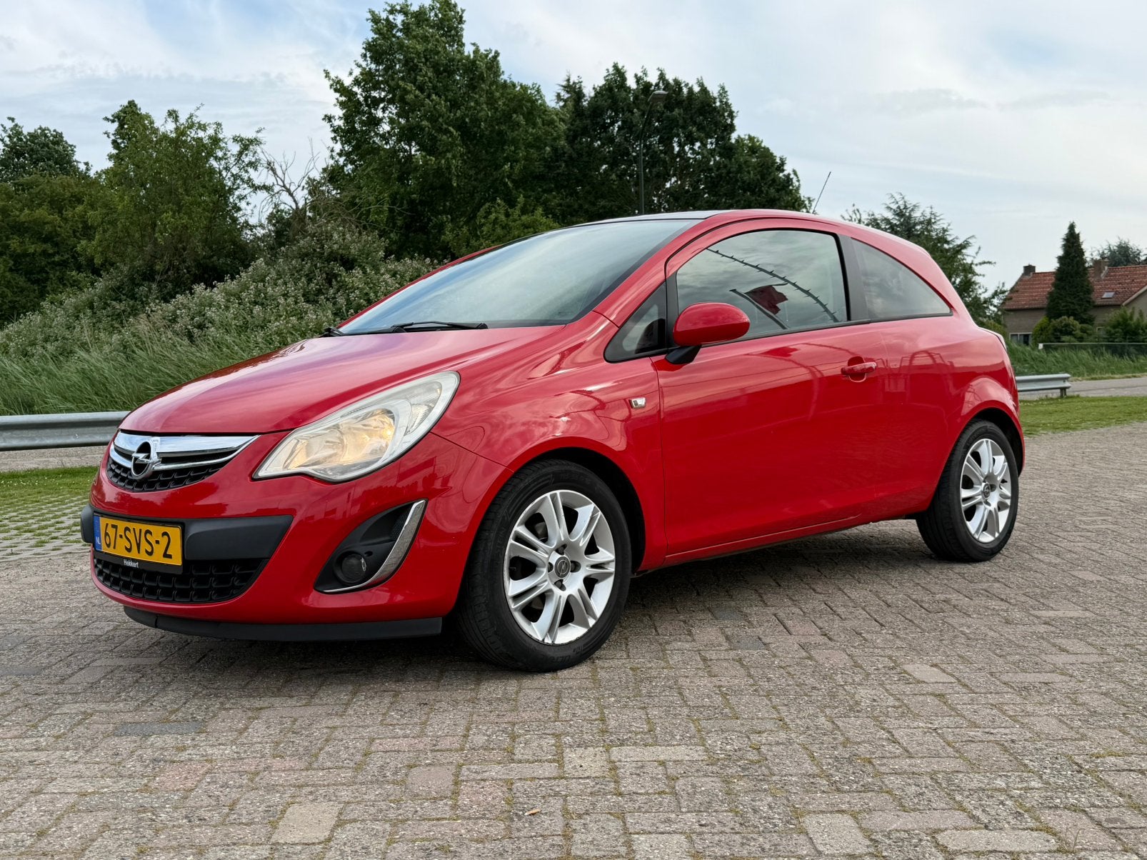 Opel Corsa LPG Business-Edition | 196900 KM | 2012 | Rood, Voorwielaandrijving, 83 pk, Zwart, 4 cilinders